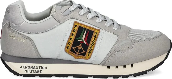 Patch-Detail Sneakers
