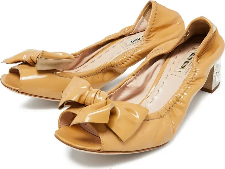 Patent-Finish Pumps - Image 2