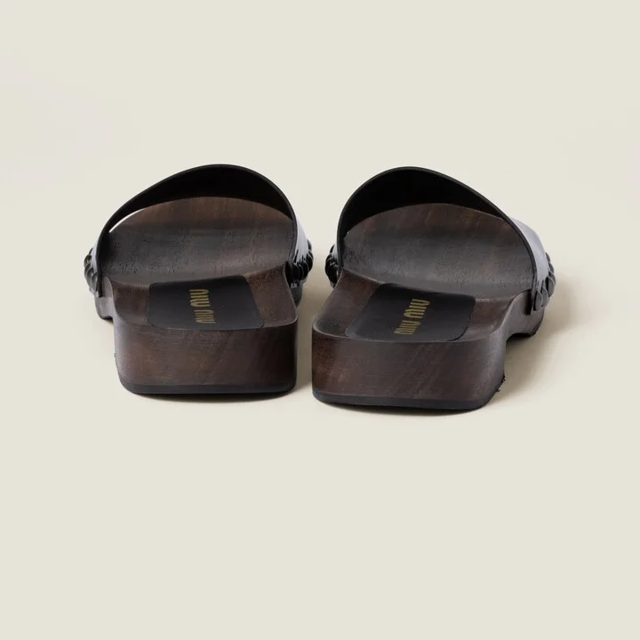 Patent leather clogs - Image 3
