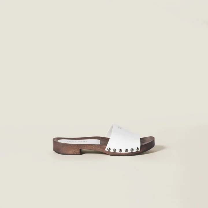 Patent leather clogs - Image 2