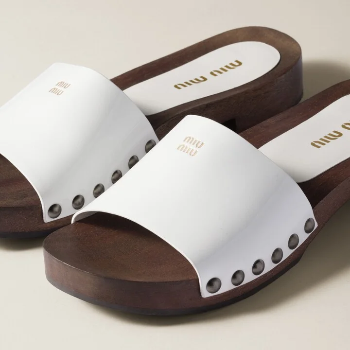 Patent leather clogs - Image 4