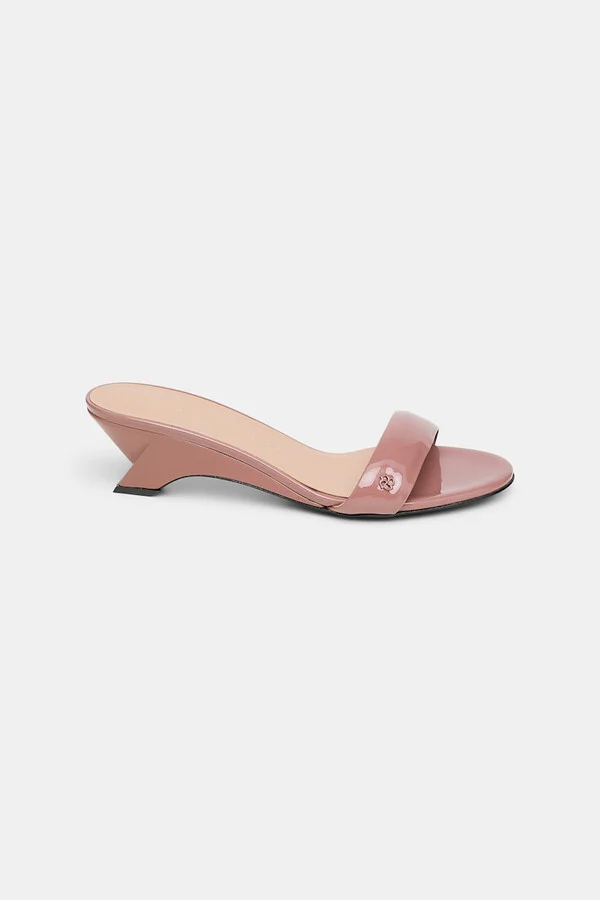 Patent leather contour wedges