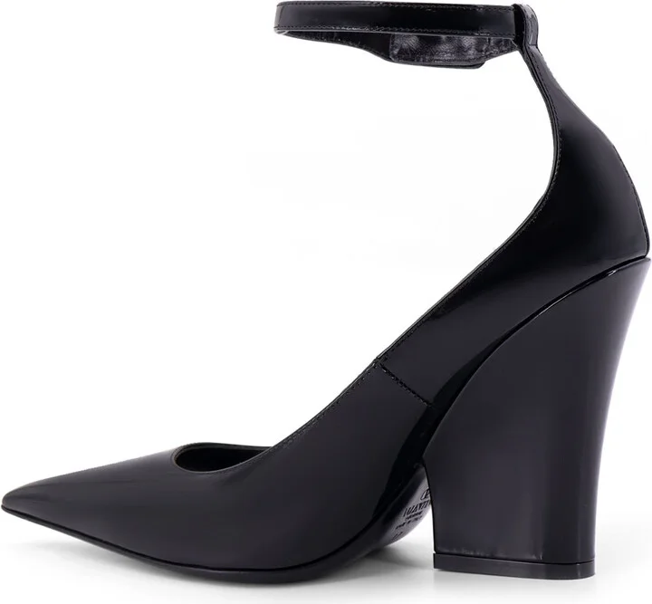 Patent Leather Décolleté With Vlogo The Bold Buckle - Image 3