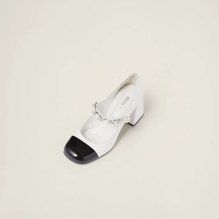 Patent leather pumps - Image 4