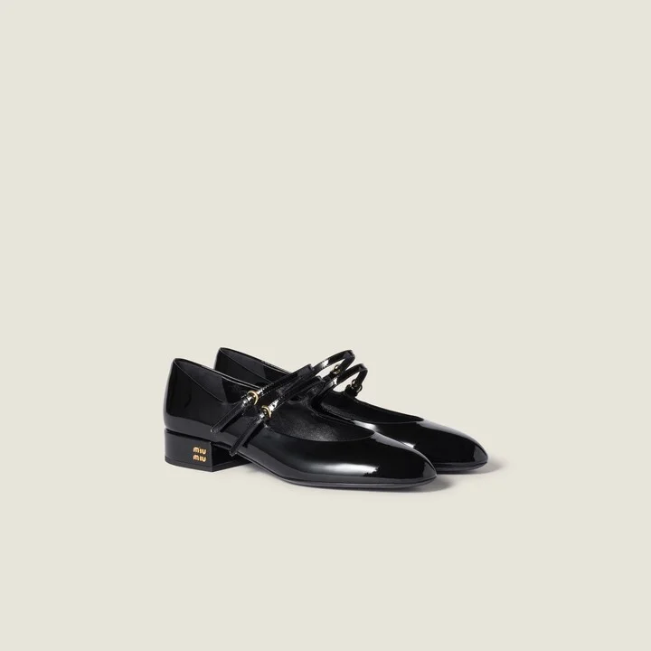 Patent leather slingback pumps with buckles