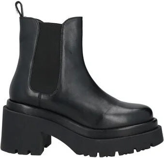 Patrizia Pepe Woman Ankle boots