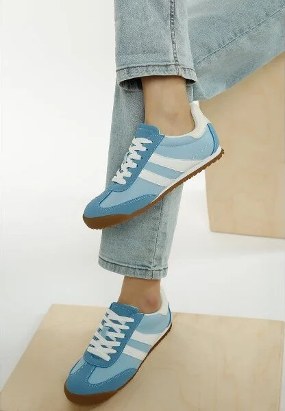 Peak Burn Casual Lace-Up Sneakers Women - Image 3