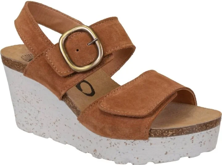 Peasant Wedge Sandal In Camel