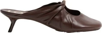 Pebble mules in soft nappa lambskin