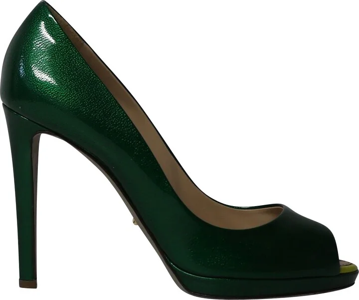 Peep Toe Pumps in Green Patent Leather