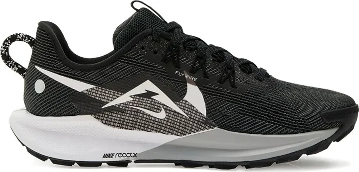 Pegasus Trail 5 sneakers