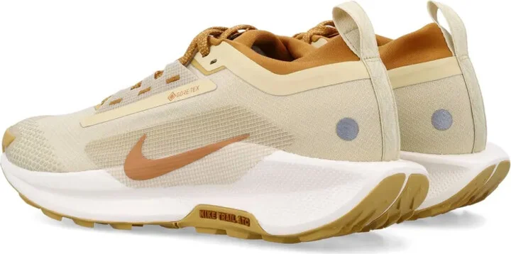 Pegasus Trail 5GORE-TEX lightweight trainers - Image 3