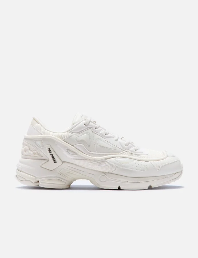 White > 白色 > 화이트 > ホワイト
