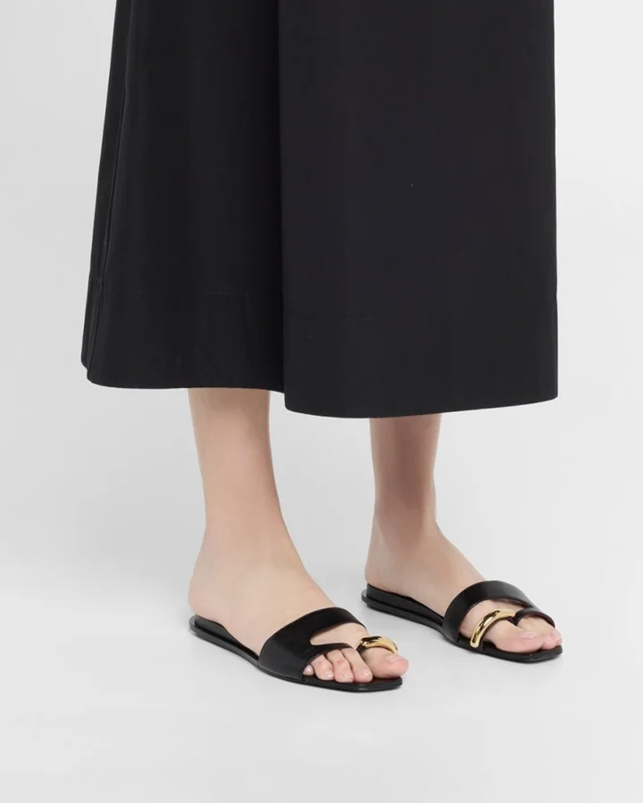 Pierced Leather Toe Ring Flat Sandals - Image 4