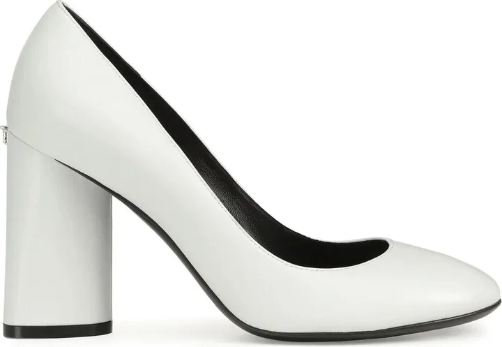 Pilier pumps