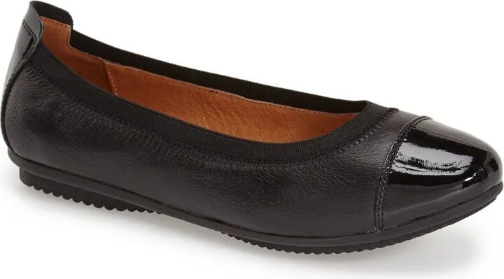 Pippa 07 Flat