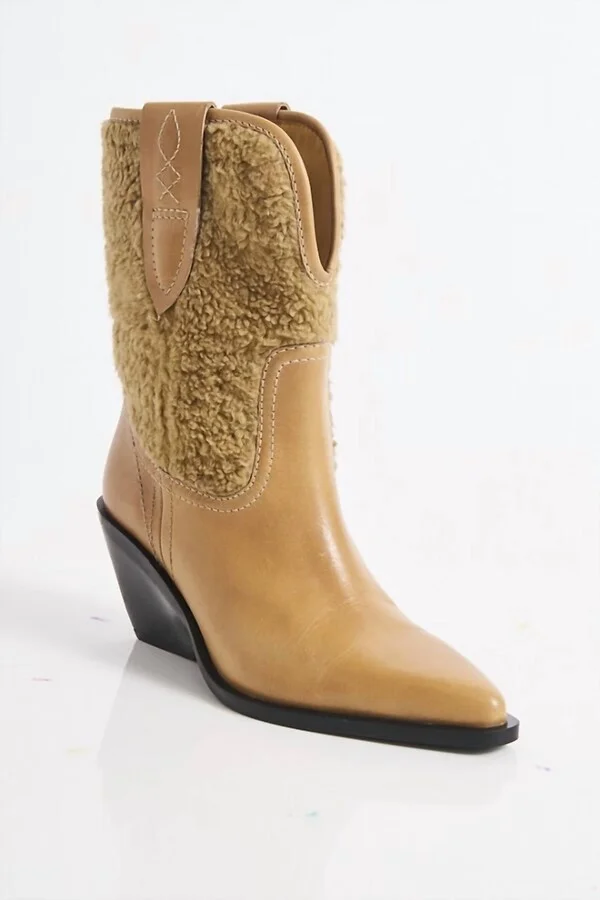 Pitchfork Point Shearling Boot In Almond Butter Shearling