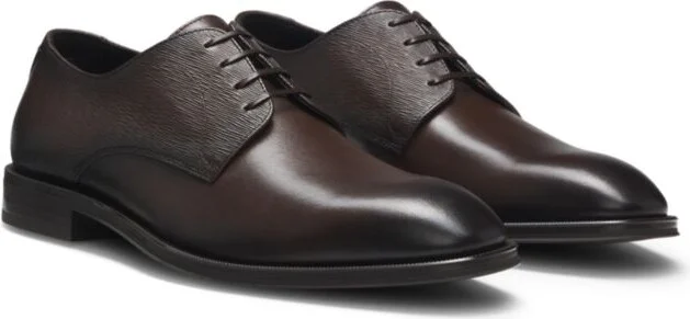 Plain and structured Derby shoes in leather
