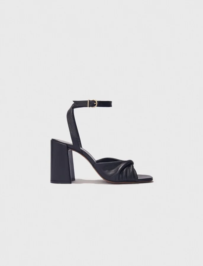 Plain leather sandals with heels