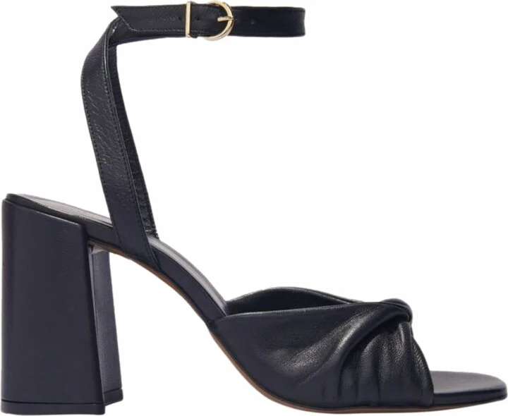 Plain leather sandals with heels