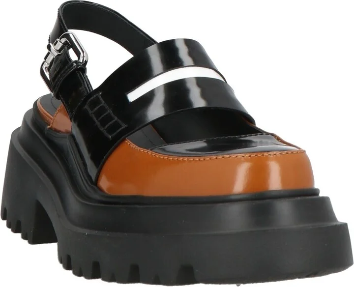 Plan C Woman Pumps - Image 4