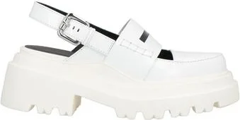 Plan C Woman Pumps