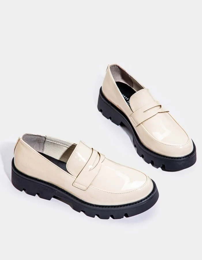 Playback Loafers Women's 10M Cream Patent Leather Shoes KHD324