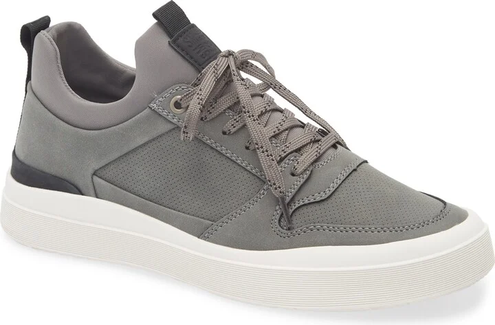 Playto Sneaker