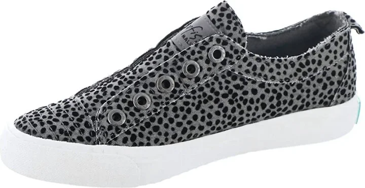 Playwire Sneakers In Grey Pixie Cat