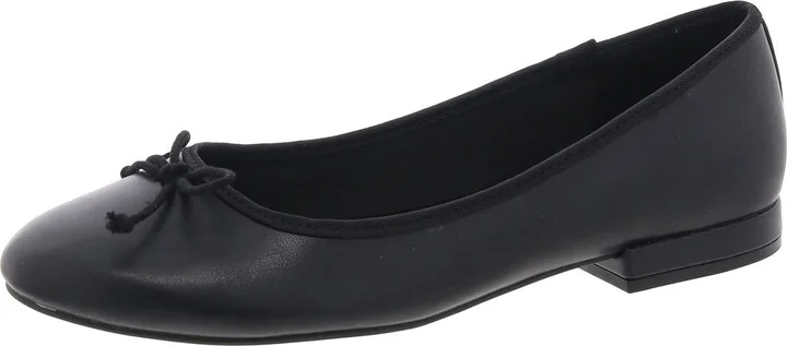 Plie Womens Solid Faux Leather Ballet Flats