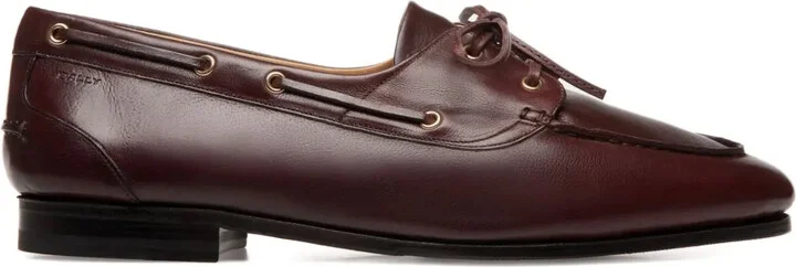 Plume moccasins