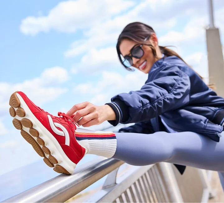 PodFlow Retro Walking Sneaker - Image 2