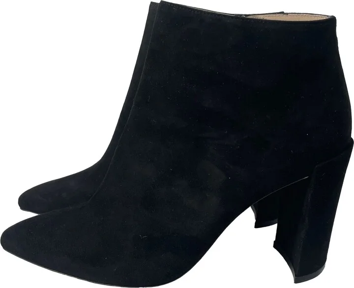 Pointed Block-Heeled Ankle Boots in Black Suede