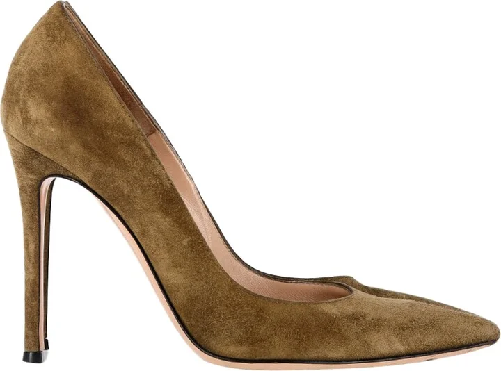 Pointed Pumps in Olive Suede