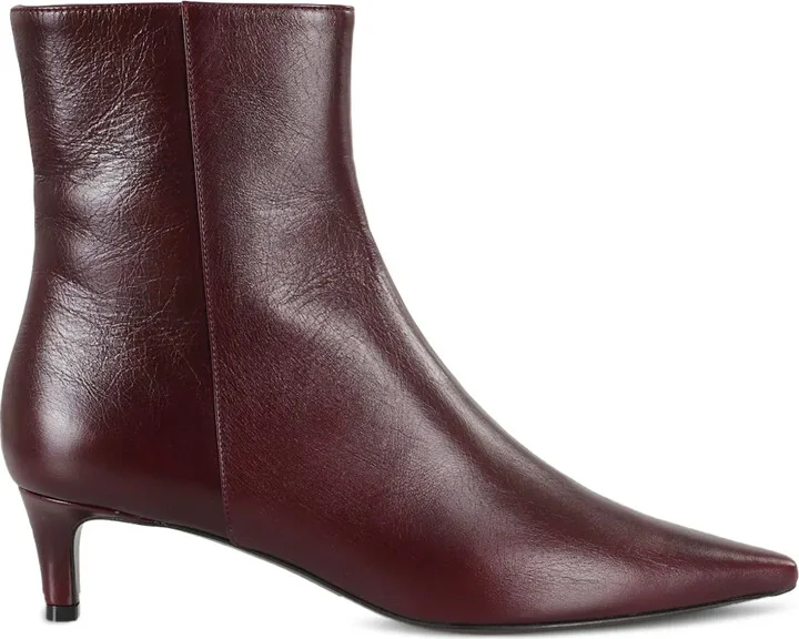 Pointed-Toe Boots