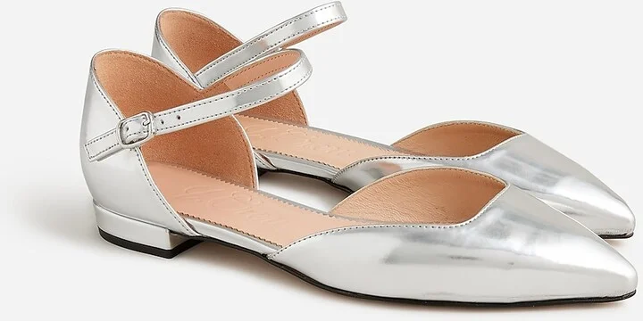 Pointed-toe flats in metallic leather