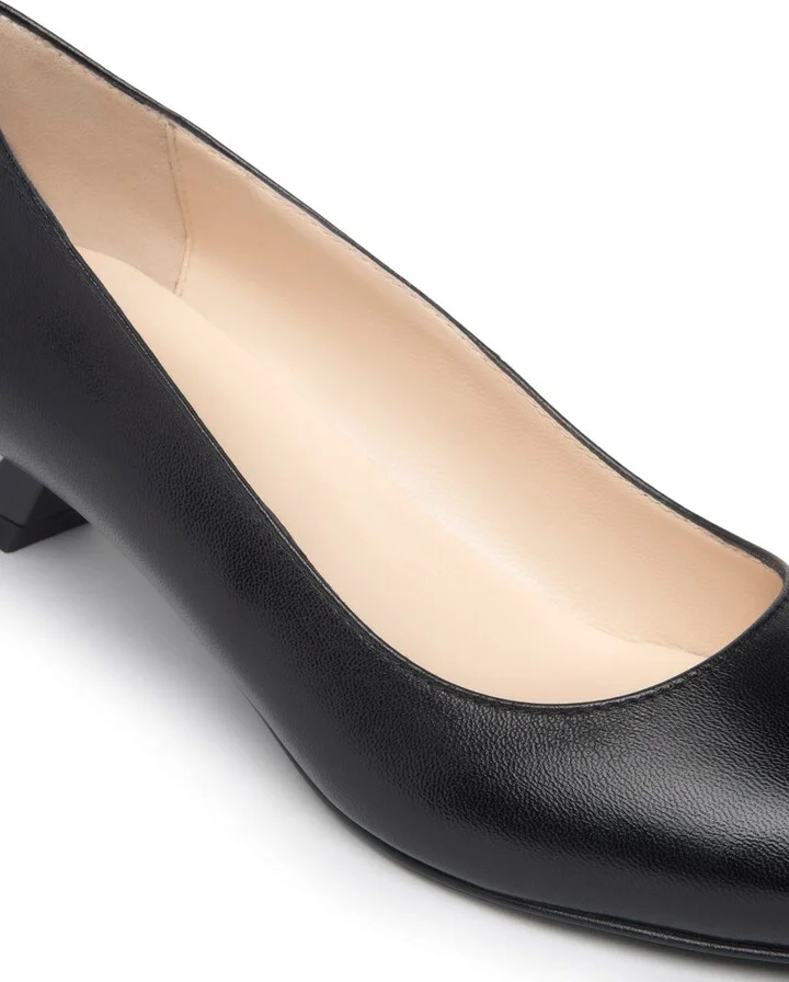 Pointed Toe Kitten Heel Pump - Image 5