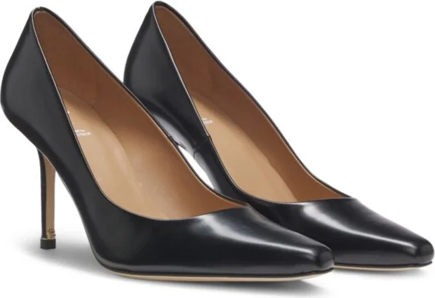 Pointed-toe pumps in polished leather