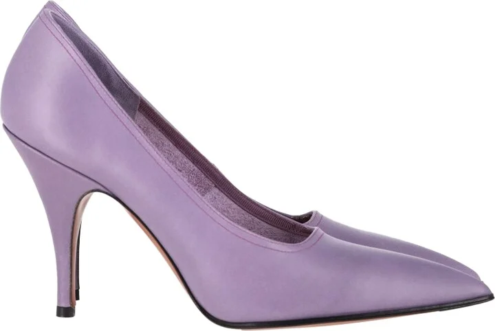 Pointed Toe Pumps in Purple Leather