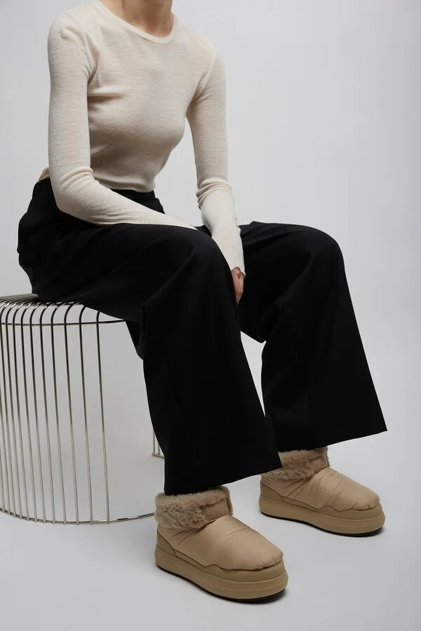 Polar beige shearling boots - Image 2