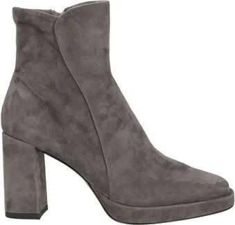 Pomme D'or Woman Ankle boots