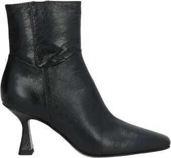 Pomme D'or Woman Ankle boots