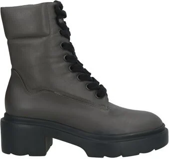 Pomme D'or Woman Ankle boots