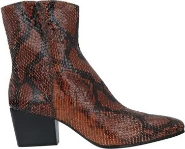 Pomme D'or Woman Ankle boots