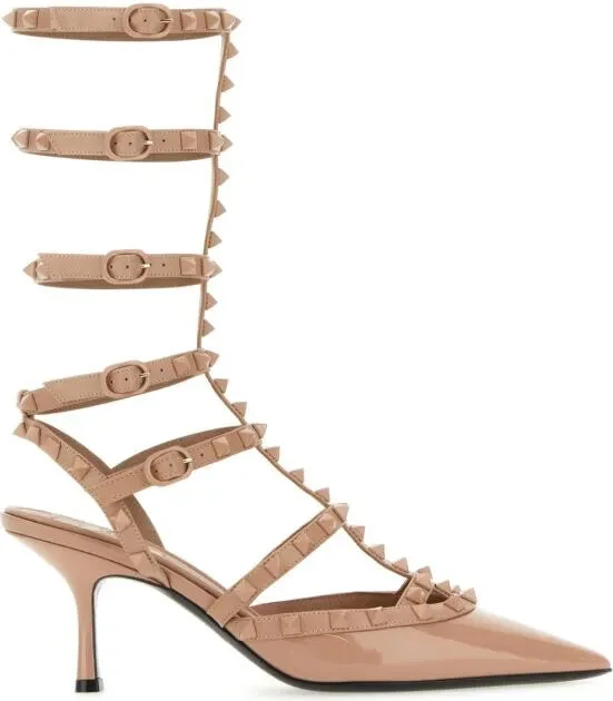 Powder pink leather Rockstud pumps