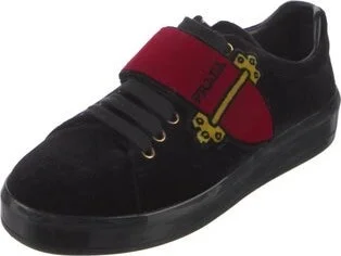 Prada - Image 2