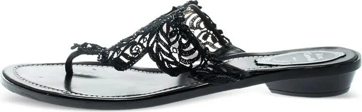 Pre-Owned Lace Leather Sandals