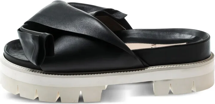Pre-Owned leather slides