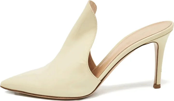 Pre-Owned Patent-Finish Mules