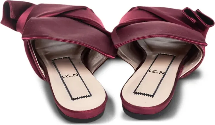 Pre-Owned Twisted Satin Flat Sandals - Image 4